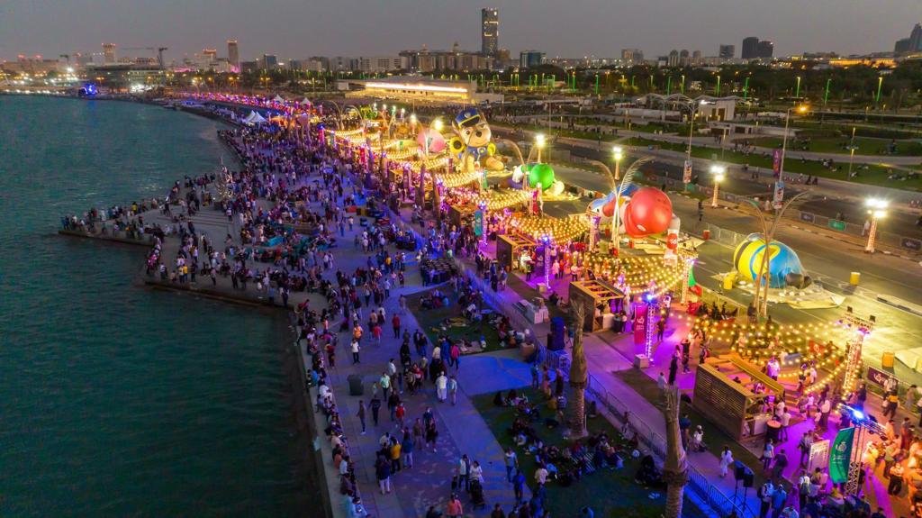 صورة مميزة: محمود التركي ناصر الكبيسي وخليفة ضمن مهرجان العيد في قطر
