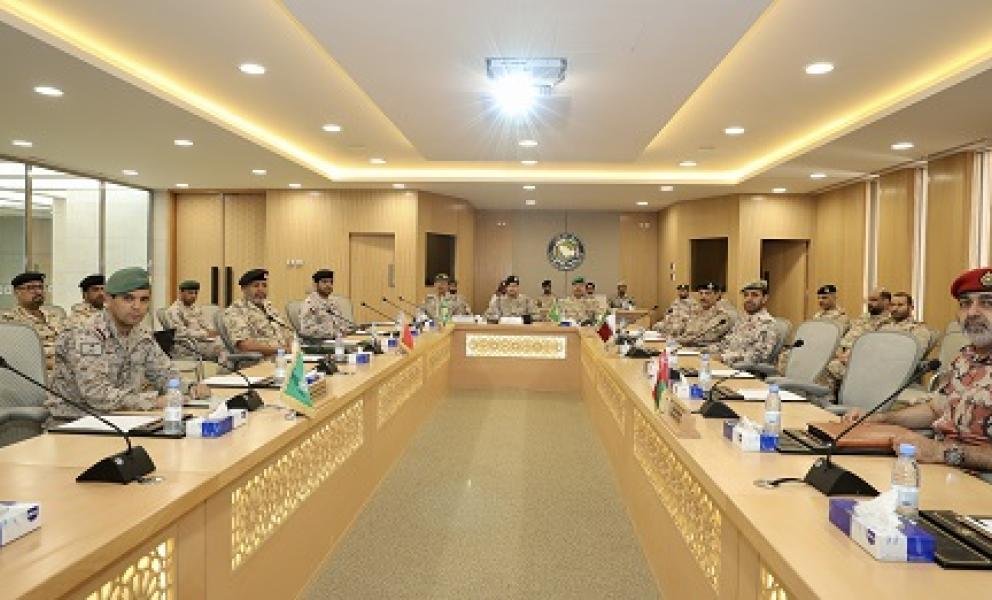 صورة مميزة: فريق عسكري خليجي يبحث تطوير العمليات والتدريبات المشتركة