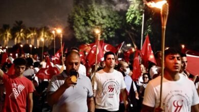مسيرة تركية بالمشاعل بمناسبة عيد الجمهورية