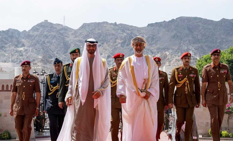 سلطان عُمان يزور الإمارات للمشاركة بقمة خليجية عربية - صورة مميزة صورة مميزة: سلطان عُمان يزور الإمارات للمشاركة بقمة خليجية عربية