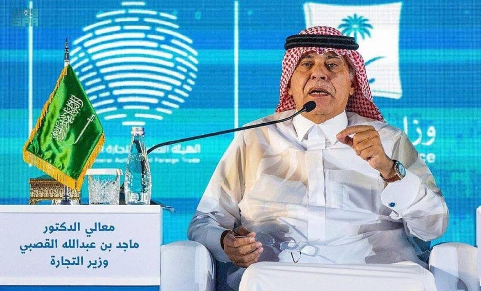 صورة مميزة: وزير سعودي يكشف عن اجتماع حكومي مع ولي العهد وسط البحر
