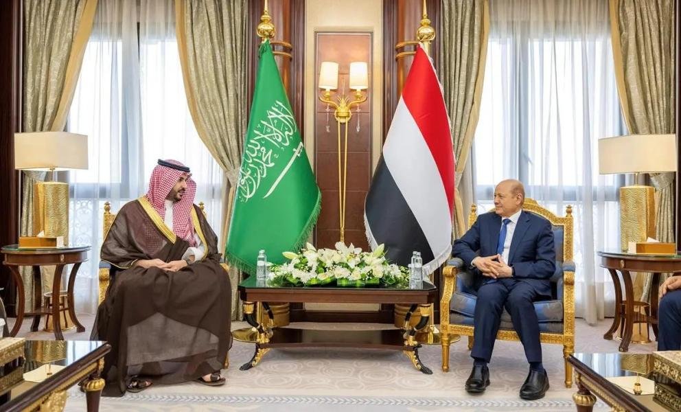 الرياض تجدد دعمها لـالرئاسي اليمني والتوصل لحل شامل