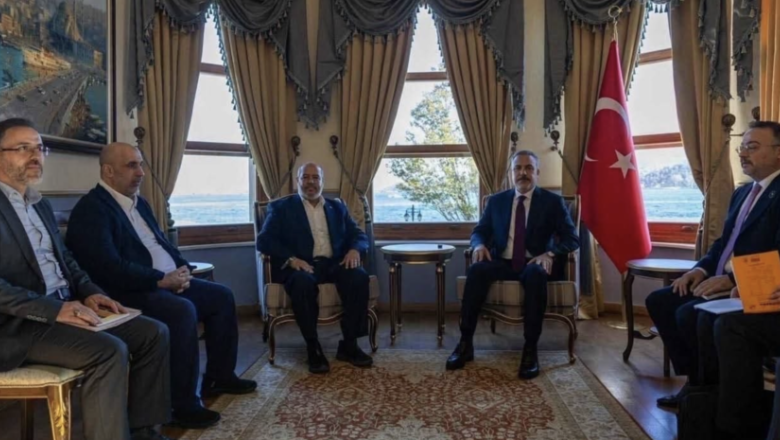 وزير الخارجية التركي يلتقي بمسؤولين من حماس ويناقشان المرحلة الثانية بغزة