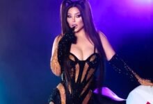 بالأسود والذهبي… رولا يموت تثير الجدل في أحدث ظهور