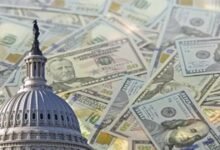عائد السندات الأميركية يقترب من 5% ويضع الأسهم والإسكان والدولار تحت الضغط