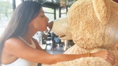Elsa Boulos Grabs the Attention of her Followers with Cute Scenes