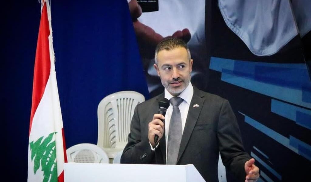 صورة مميزة: الدكتور حبيب ظريفة أول طبيب أسنان معتمد لإستخدام تقنية Lumineers من cerinate في لبنان