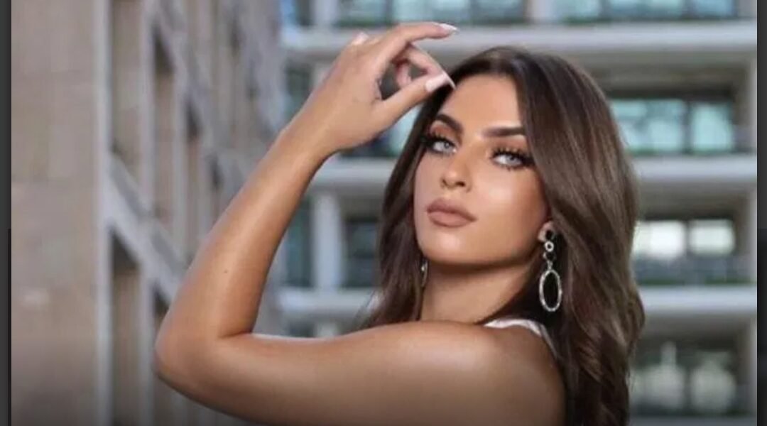 صورة مميزة: الصدفة تجمع سفيرة السلام في الأردنية ملاك عبيدات بالسيدة رغد صدام حسين.