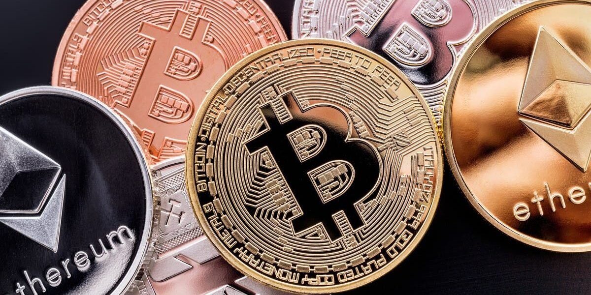 العملات المشفرة بين تحفيز الفائدة الأميركية وتحدي التشريعات الغائبة - صورة مميزة العملات المشفرة بين تحفيز الفائدة الأميركية وتحدي التشريعات الغائبة