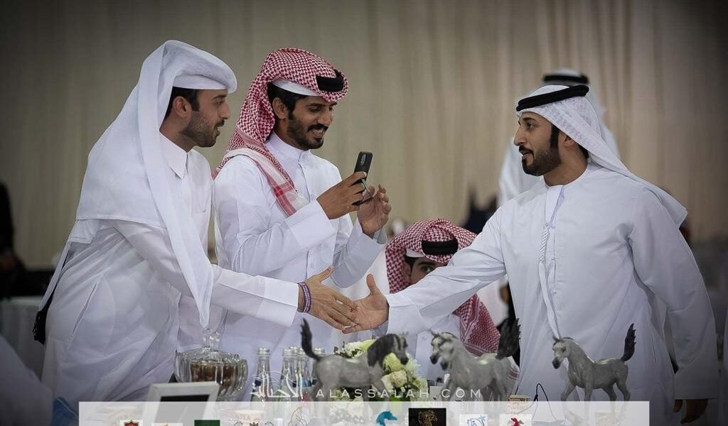 الفارس الشاعر راعي وعد يشعل الحماس في بطولات الخيول للجمال.وأحاديث ولقاءات حول واقع الخيول . - صورة مميزة صورة مميزة: الفارس الشاعر راعي وعد يشعل الحماس في بطولات الخيول للجمال.وأحاديث ولقاءات حول واقع الخيول .