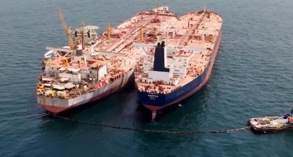 صورة مميزة: ترحيب سعودي وأميركي وأوروبي باستكمال تفريغ النفط من صافر