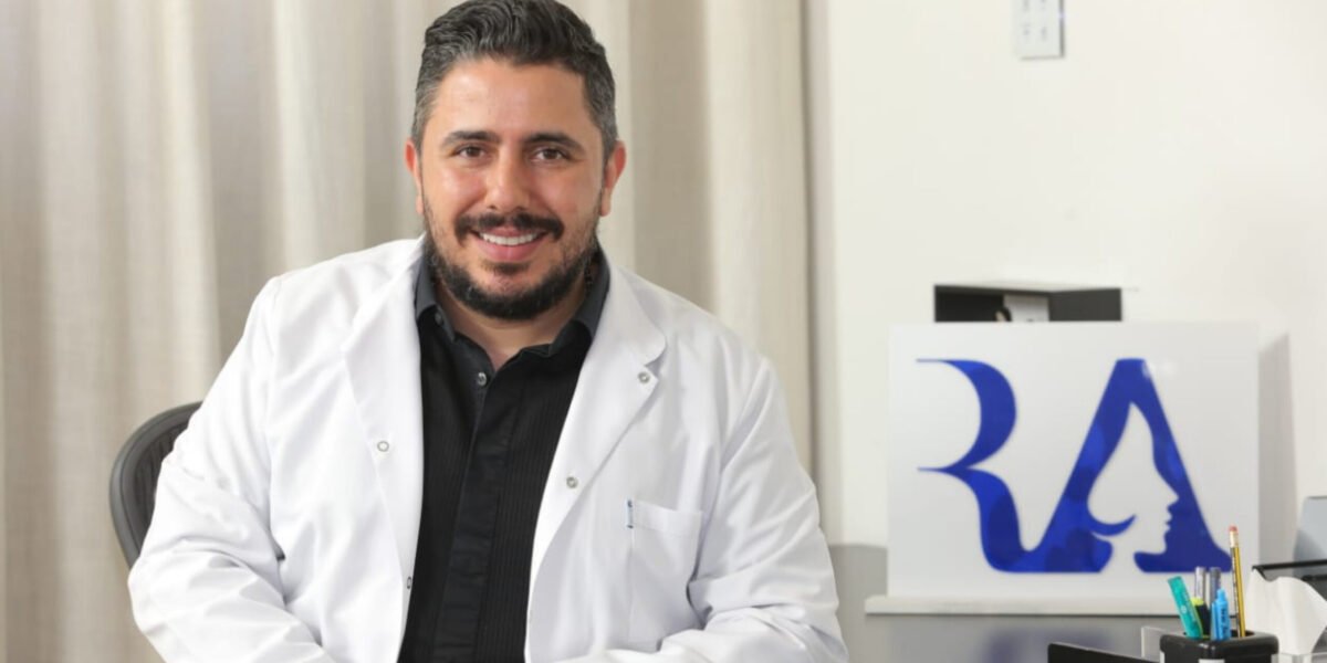 دكتور التجميل و الترميم رامي عبادي يسلط الضوء على استخدام الفيلر للجزء السفلي من الوجه - صورة مميزة صورة مميزة: دكتور التجميل و الترميم رامي عبادي يسلط الضوء على استخدام الفيلر للجزء السفلي من الوجه