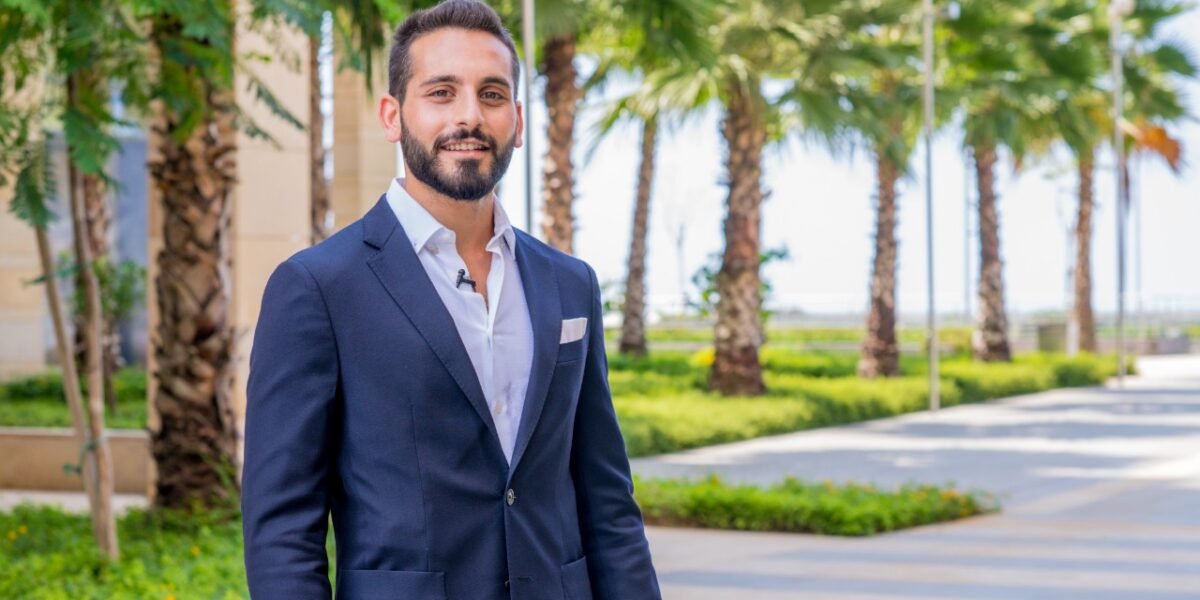 شاب لبناني على وشك تحقيق تحوّل جديد في قطاع المحاسبة - صورة مميزة صورة مميزة: شاب لبناني على وشك تحقيق تحوّل جديد في قطاع المحاسبة