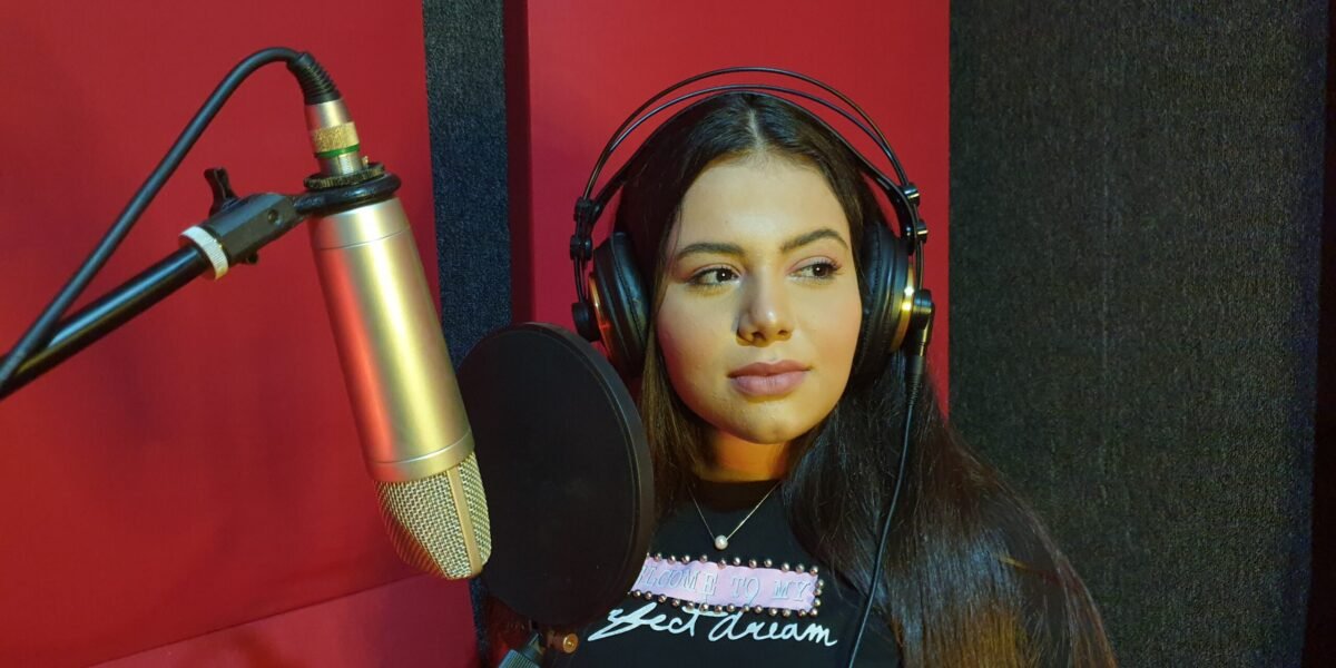 صورة مميزة: طرب برودكشن تطلق عم حاول ارسم بلاد بصوت نجمة The voice kids ليا