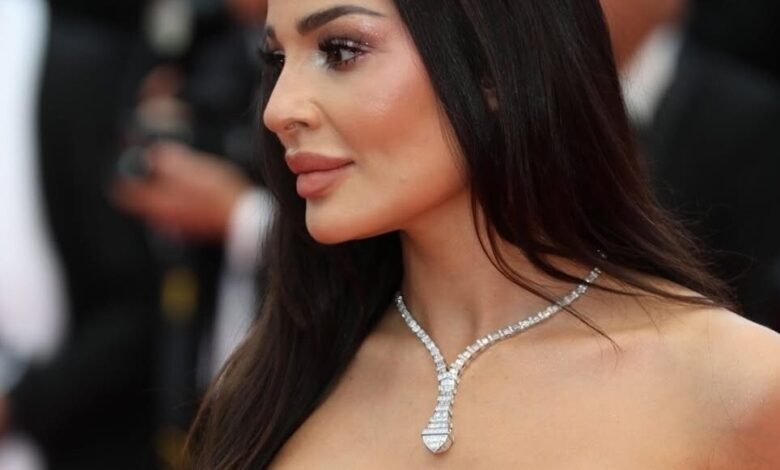 نادين نسيب نجيم تتألق بإطلالة لؤلؤية ساحرة في كان 2025