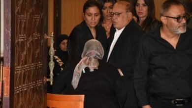 نجوم الفن في عزاء والد الفنانة مي كساب